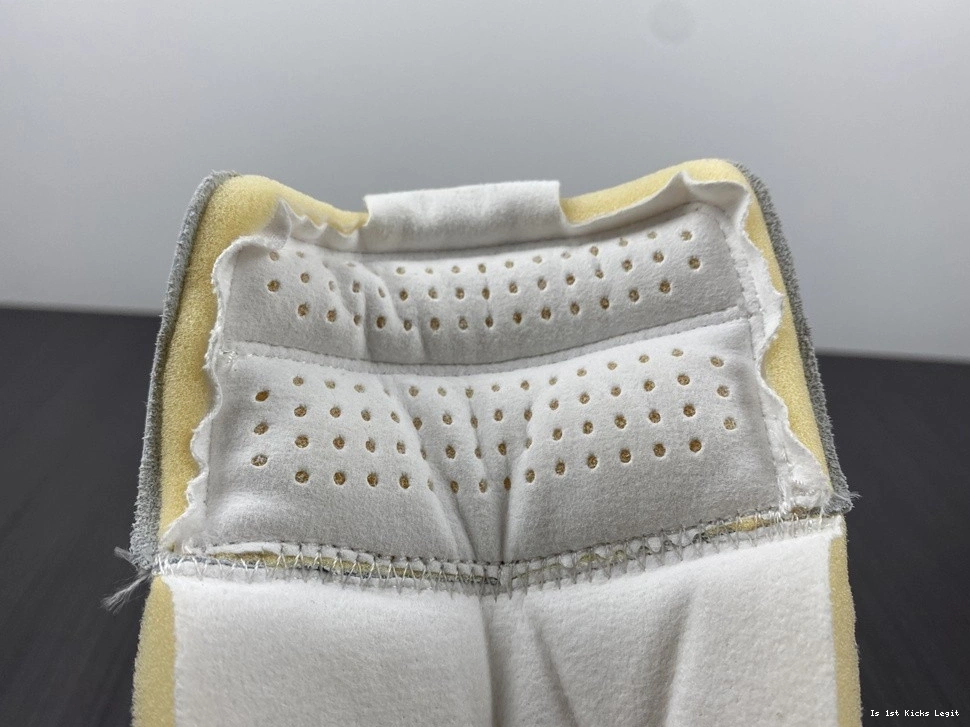 Zoom Aura 1 CMFT Jordan Olive Air CT0979-102 0129